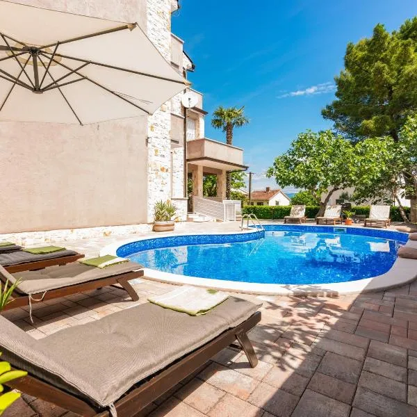 Private Villa SoulSet with swimming pool, hotel v destinácii Vantačići
