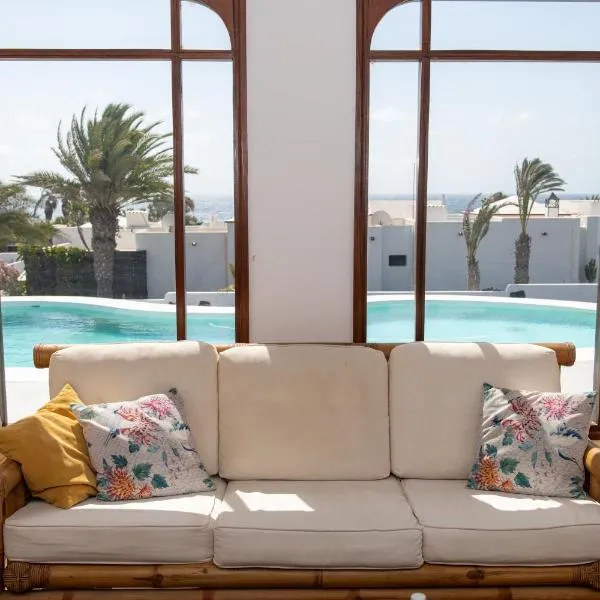 Villa Blanca Nudist Exclusive, hotel in Charco del Palo
