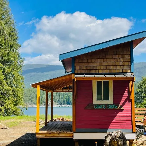 Gracies Grotto Cabin, hotel v destinaci Powell River