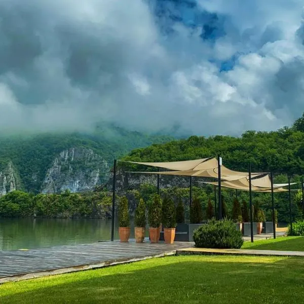 Pensiunea SEPTEMBRIE, hotell sihtkohas Eşelniţa