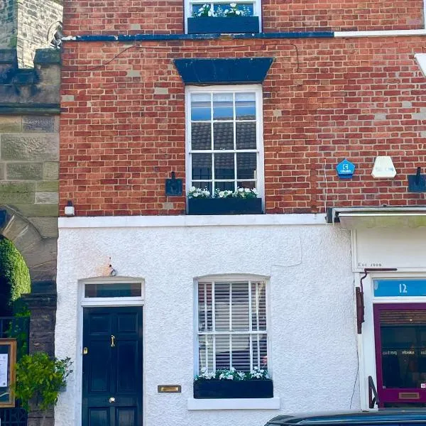 Vivians rooftop apartments, hotel in Castle Donington