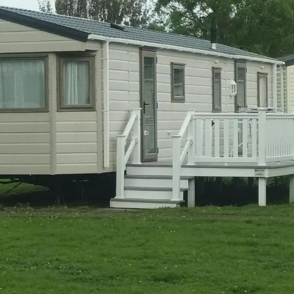 Butlins minehead caravan 120 River cove passes included, hotel in Minehead