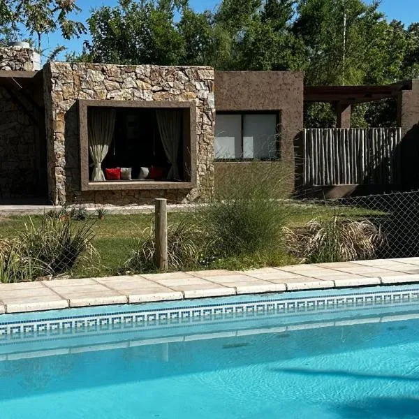 Tiny House Chacras, hotel in Chacras de Coria