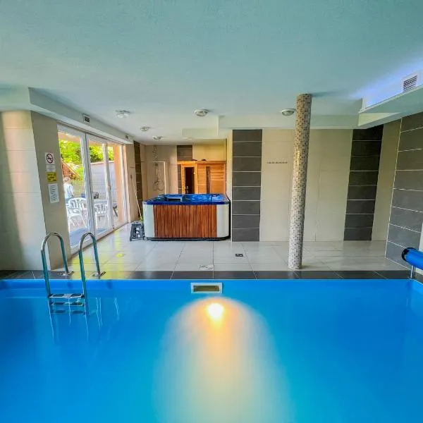 Relax Prémium Wellness Apartman, hotel v Siofoku