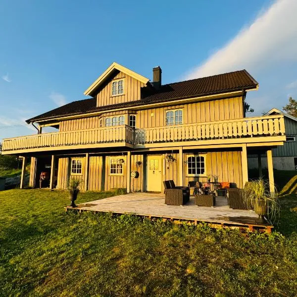 Hjemmekoselig leilighet i underetasje, hotel in Norem