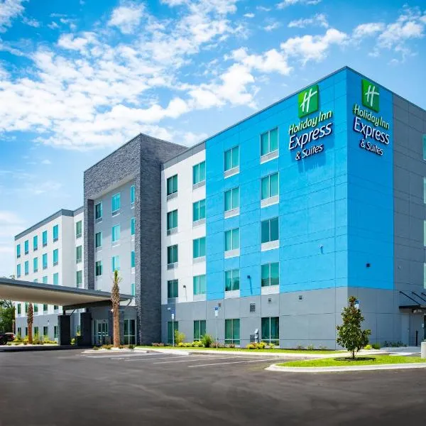 Holiday Inn Express & Suites Pensacola Airport North – I-10, an IHG Hotel, hotel u gradu Goulding