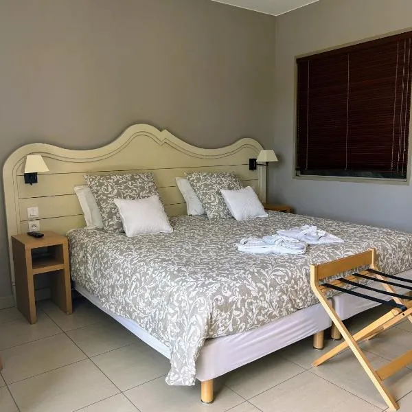 SUITE Supérieure Domaine du Golf St Endreol, 1 à 2 personnes, hotel v destinaci La Motte
