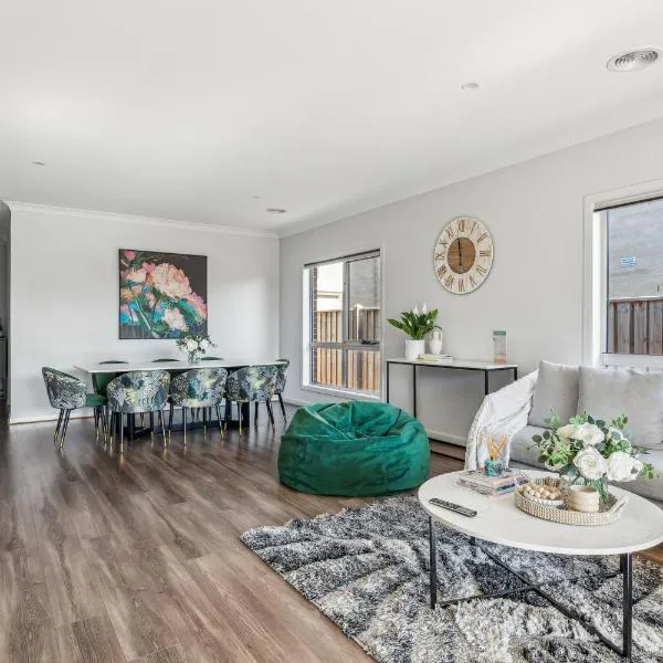 Shine Point Cook - Elegant Home Sweet Home, hotel em Point Cook