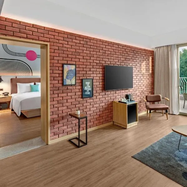 Moxy Bengaluru Airport Prestige Tech Cloud, hotel in Devanahalli-Bangalore