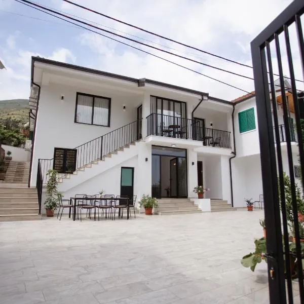 Serenity, hotel v destinaci Shirokë
