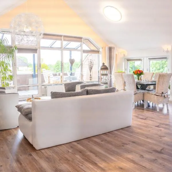 SmartFewo Loft Sauna Balkon Parkplatz, hotel v destinaci Bad Zwischenahn
