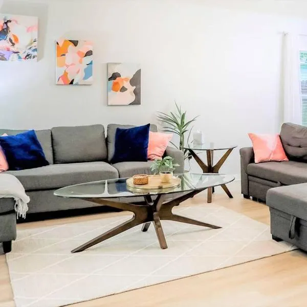 Pet-friendly 3 BR Modern Space, 5 min to Downtown, ξενοδοχείο σε St. Augustine