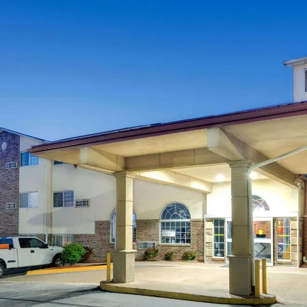 Super 8 by Wyndham Kansas City, hotel di Kansas City