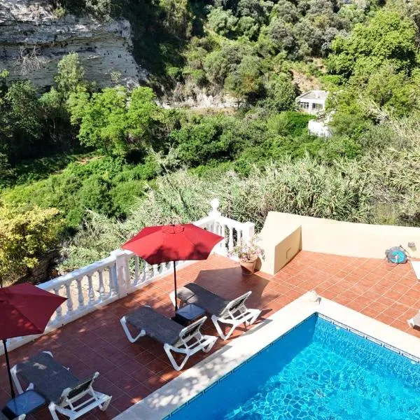 Villa Ignacia B&B - Rooms & Apartments in the middle of nature, מלון באריאטה