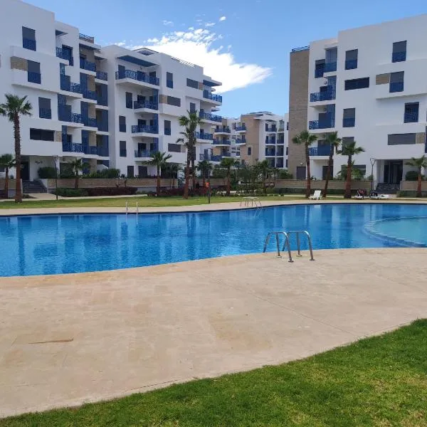 Résidence de Luxe avec Piscine à Costa Mar Playa, hotel in Martil