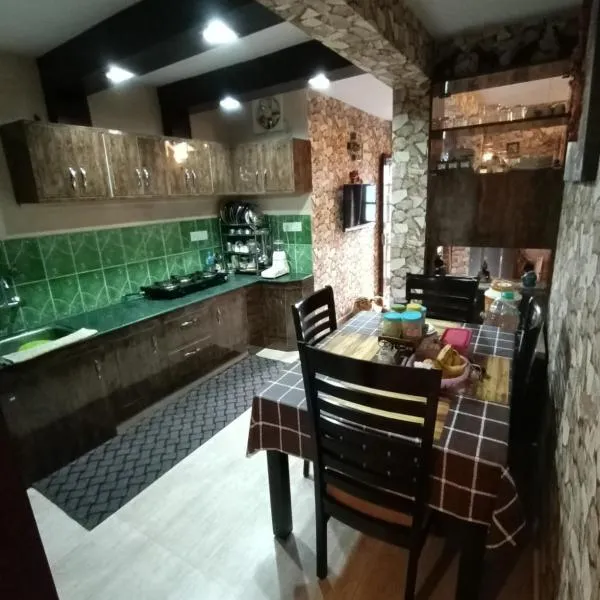 Shri Rudra Home Stay - 2-BHK fully furnished home stay, hotel v destinaci Bhimtal