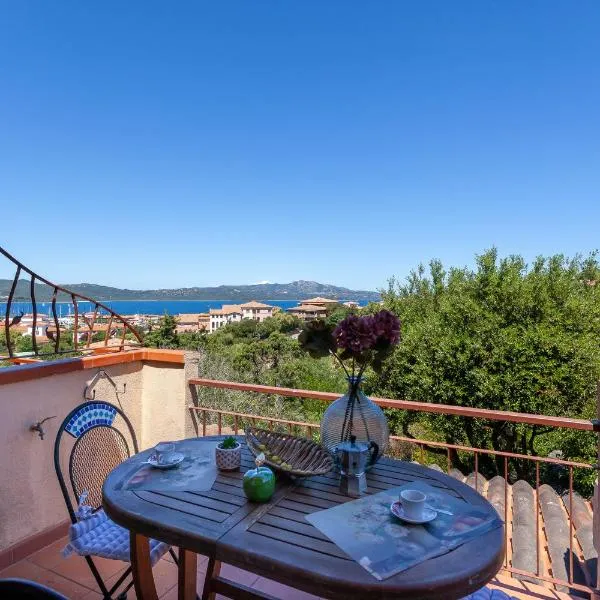 Free Parking - Sea view - Porto Rotondo Apartment, hotel in Porto Rotondo