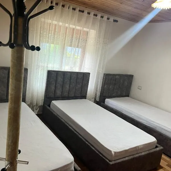 Guest House Vatra, hotel v destinaci Lekdush