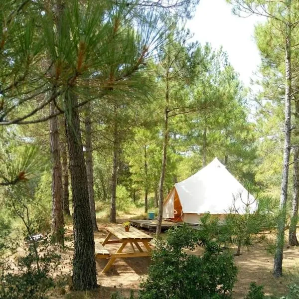 Forest Days, hotel v destinaci Navés