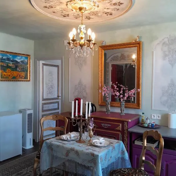 Appartement de Ville Médiévale, hotel v destinaci Vinça