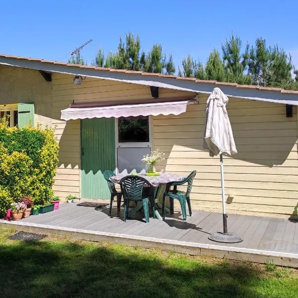 Chalet BELIVERS – hotel w mieście Carcans