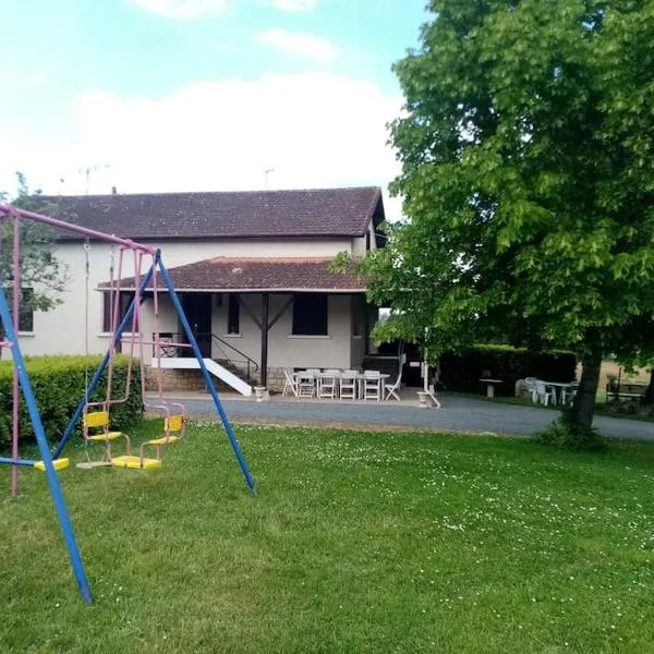 Maison à la campagne idéale famille et amis, hotel in Montayral