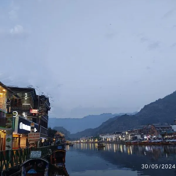 Dal Fog Guest House, hotel a Srinagar