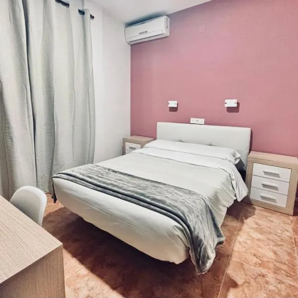 Pensión Rocamar, hotel in Almuñécar