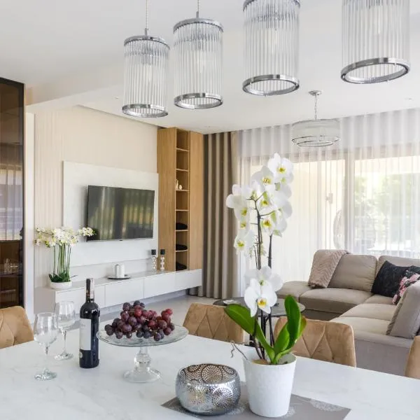 Dom na Miłkowskiego, hotel i Siemiatycze