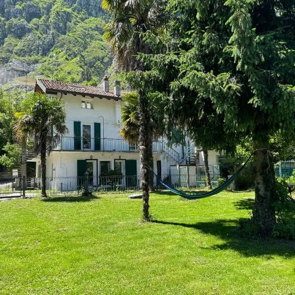 Al Piccolo Pontile - Como Lake, hotel v destinaci Mandello del Lario