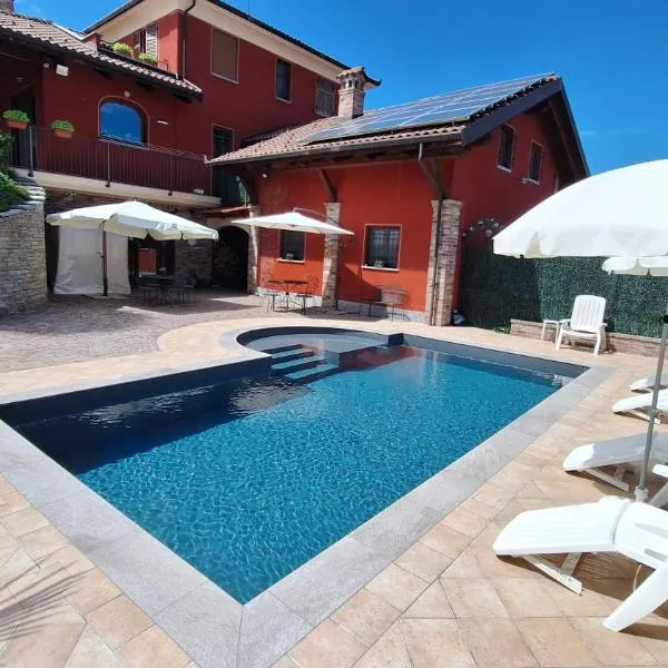 VILLA LAURA Rooms & Pool, hotel en SantʼAlbano Stura