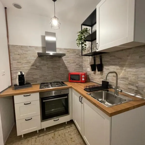 DAL ZARO HOME, hotel v destinaci Scandolara Ravara