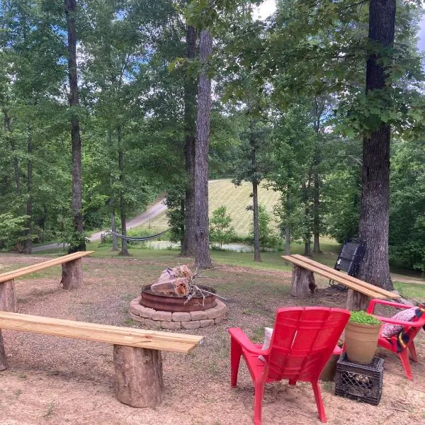 The Willow Family Friendly country cabin Red River Gorge, hotel in Campton