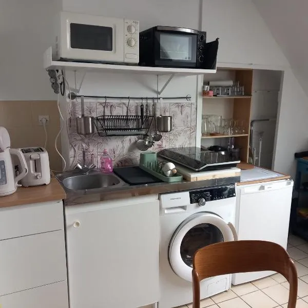 Gare du Nord 2 chambres et séjour avec lit