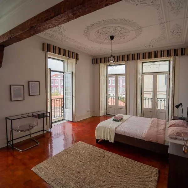 Rooms on Calçada do Combro, Best location