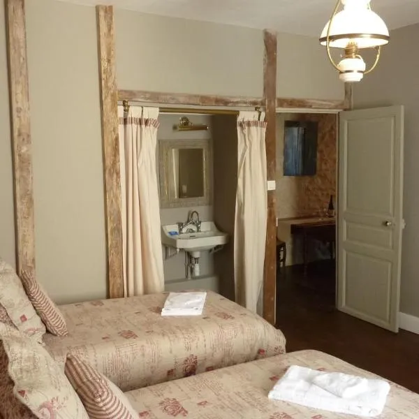 Le Logis Alexandra BnB, hotel v destinácii La Trimouille