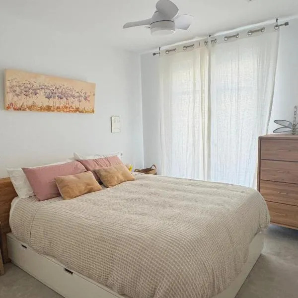 Apartamento con parking en Torre Almenara, hotel em Punta Umbría