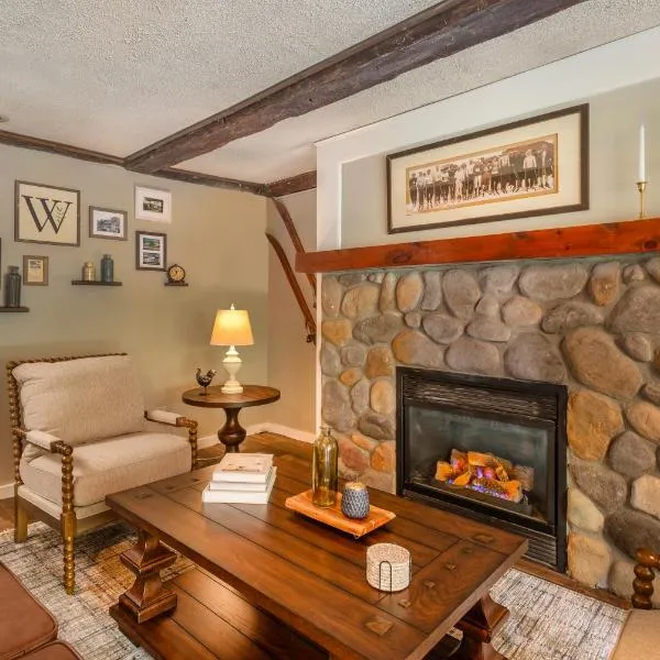 Whitneys Inn at Black Mountain, khách sạn ở Jackson