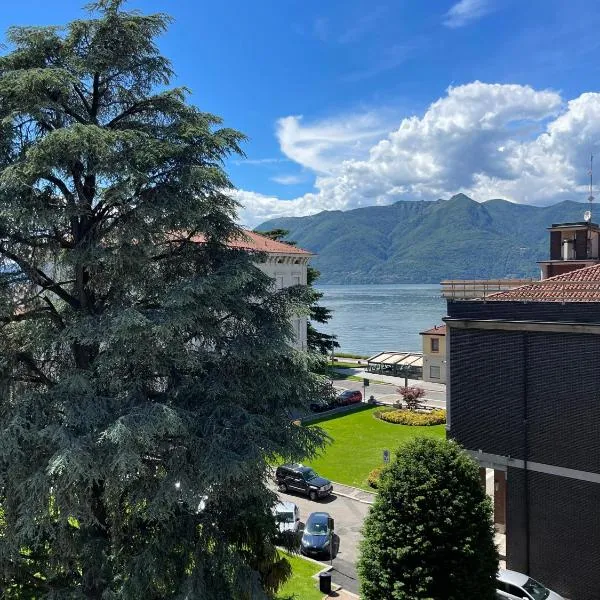 Honey House - vista lago e montagne, hotel u gradu Luino
