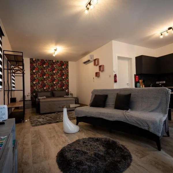 Dar Barbara Duplex 2 Double bedrooms,2 Sofa Beds Large House with Terrace roof views of Valletta, hotel v destinaci Cospicua