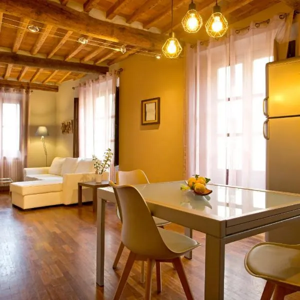 Casa del Sensale, Facing Lucca's City Walls, hotel in Lucca