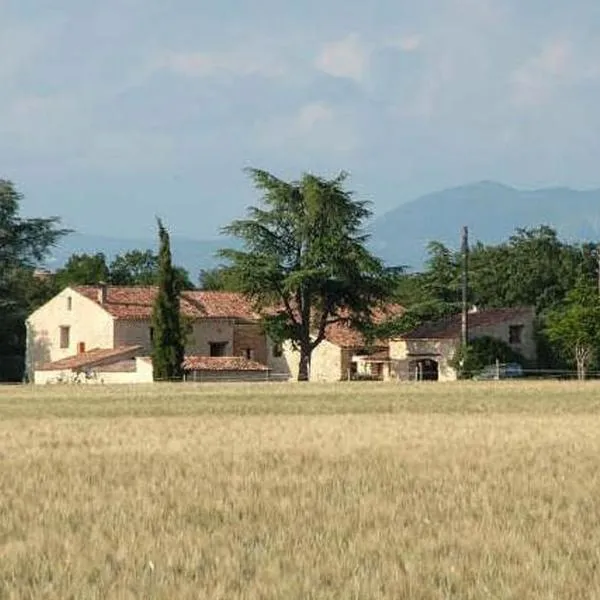 Le Mas De La Chérine, hôtel à Quinson