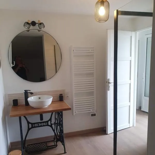 A 5 min de la Pointe du Hoc, hotel v destinaci Cricqueville-en-Bessin