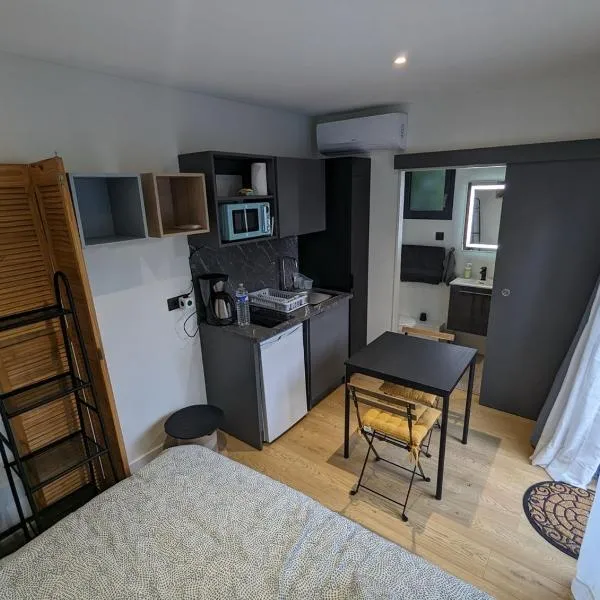 Les CosyHouilles Chambre Nati, hotel v destinácii Houilles