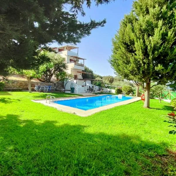 Elounda Almond Tree Villa Private Pool, Sea Views & Birds in a Relaxing Authentic Cretan Escape, hotel a Vrouhas
