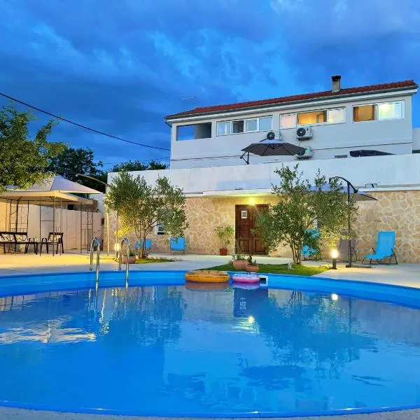 Delux apartments Villa Mihaela โรงแรมในBanj