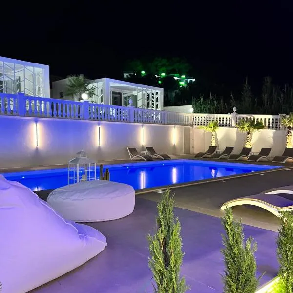 Hotel Sirena - Servizio spiaggia inclusive, отель в Пескичах