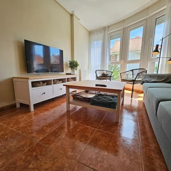 Apto en la playa Santoña C05A02 by R2R Consulting, hotelli kohteessa Santoña