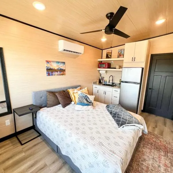 Teeny Teton Home with Panoramic View, hotel v destinaci Cache
