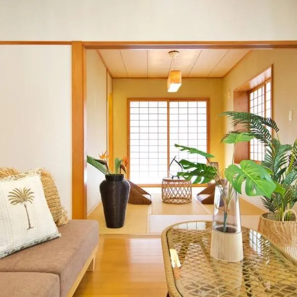 MK House, hotel in Ginowan